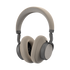 Beige over ear hörlurar från sackit med vadderad bygel och mjuka öronkåpor i minimalistisk design