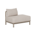 Beige utomhusmodul i Kirra loungeserie från sackit med mjuka dynor och låg metallram för nordiska uteplatser
