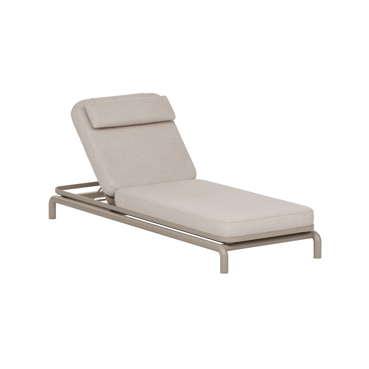 Beige solsäng med justerbart ryggstöd och slitstark stoppning på elegant metallram för bekväma stunder utomhus från sackit sable.