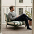 Mollis Lounge Chair i Renesse Olive – miljöbild