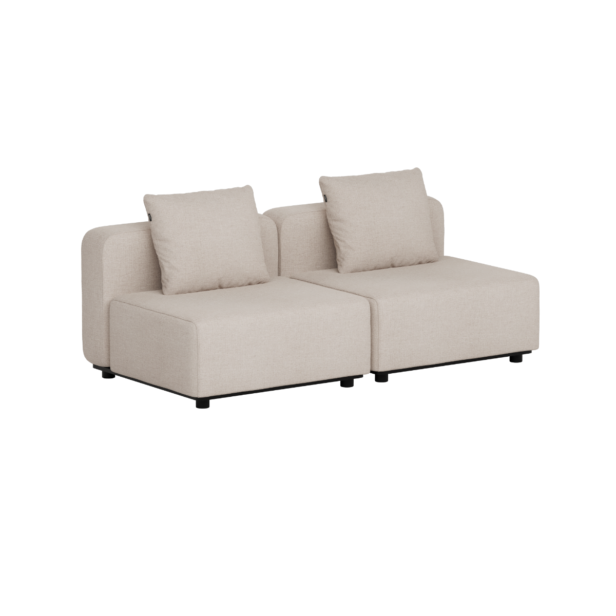 Beige tvåsitsig loungsoffa för utomhusbruk från sackit med mjuka ryggdynor rena skandinaviska linjer och tålig design för nordiskt väder