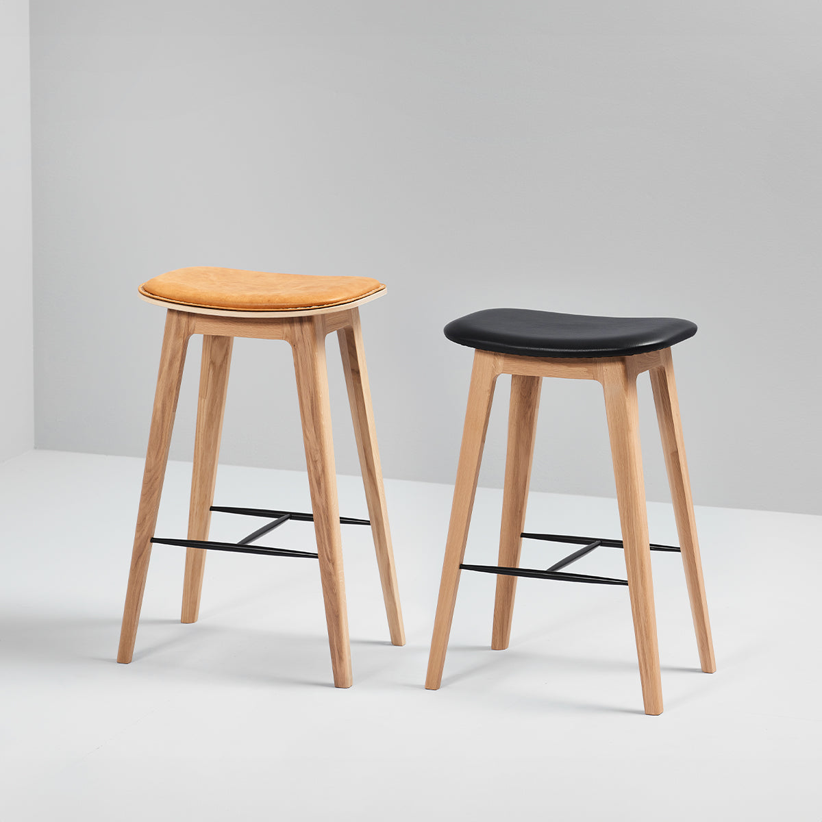 Nordic Bar Stool - Oak - Exklusiv barstol i ek och läder