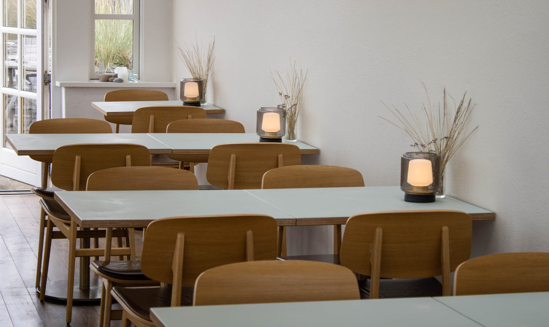 SACKit Ambience-lampor skapar stämning i restaurangområdet hos Villa Vest
