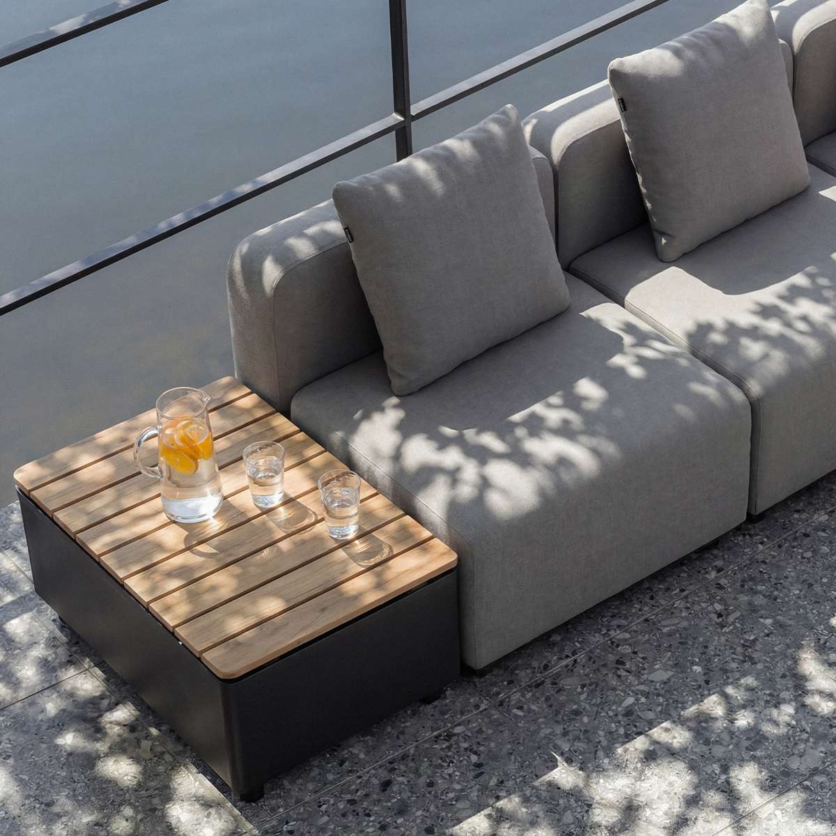 Cobana Lounge Sofa - 2 seater i Kirra Grey från sackit