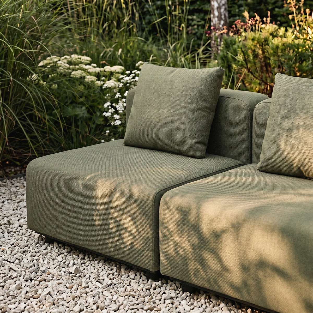 Cobana Lounge Sofa i Kirra Olive från sackit