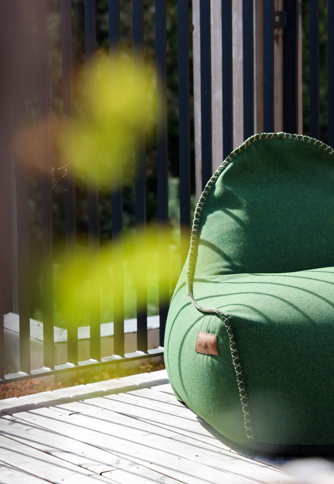 Närbild av det slitstarka Cobana-tyget på SACKit Lounge Chair på Hotel GSH