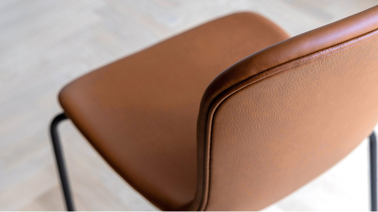 Chair no. One S1 Black Swivel - Inomhus matstol