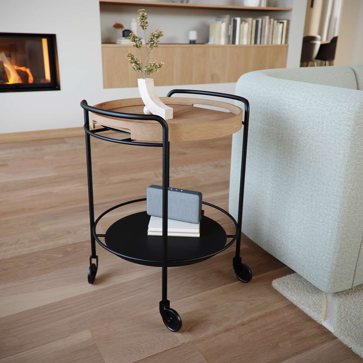Serving Table w/ Nordic Serving Tray i naturlig ek – miljöbild