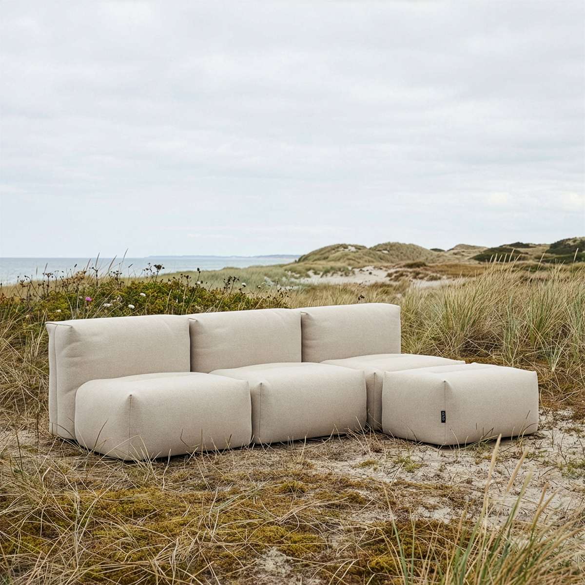 Soft Sofa Outdoor - 3 Seater open w/Pouf