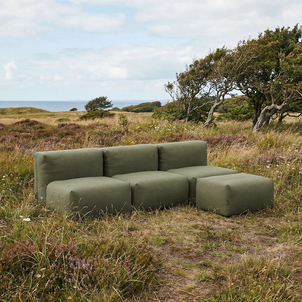 Soft Sofa Outdoor - 3 Seater open w/Pouf