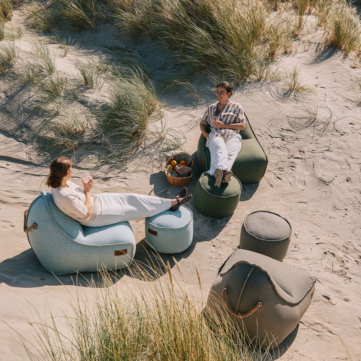 Cobana Lounge Chair i Kirra Olive – miljöbild