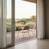 Kirra Patio Lounge Chair i Taupe – miljöbild
