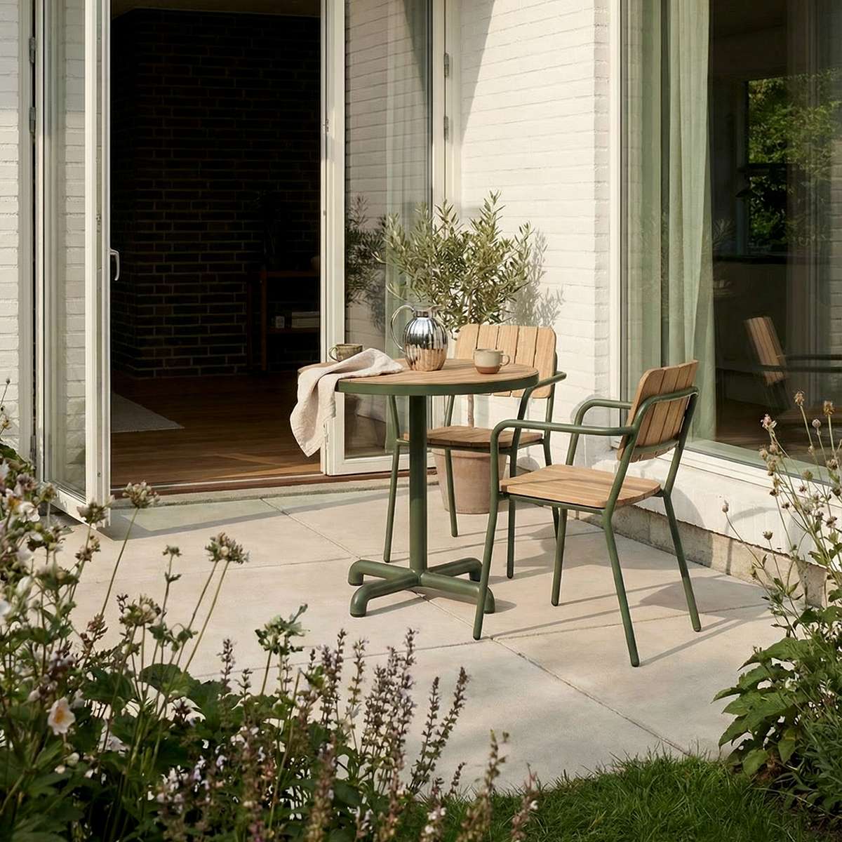 Kirra Cafe Table & 2 Kirra Patio Chair