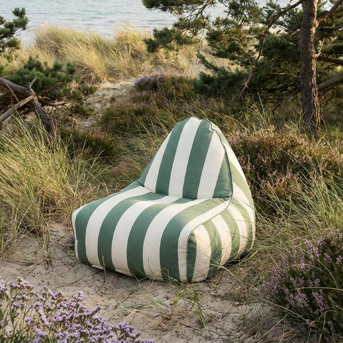 sackit Chair Outdoor i Renesse Olive – miljöbild