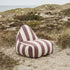 sackit Chair Outdoor i Renesse Chestnut – miljöbild