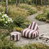 sackit Chair Outdoor i Renesse Chestnut – miljöbild
