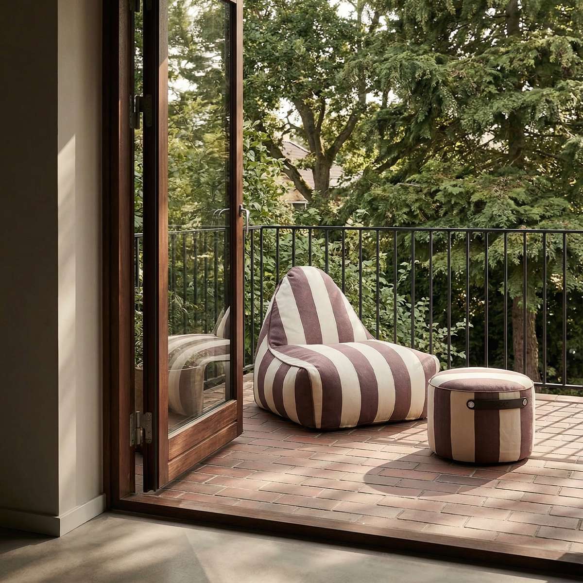 sackit Pouf Outdoor i Renesse Chestnut – miljöbild