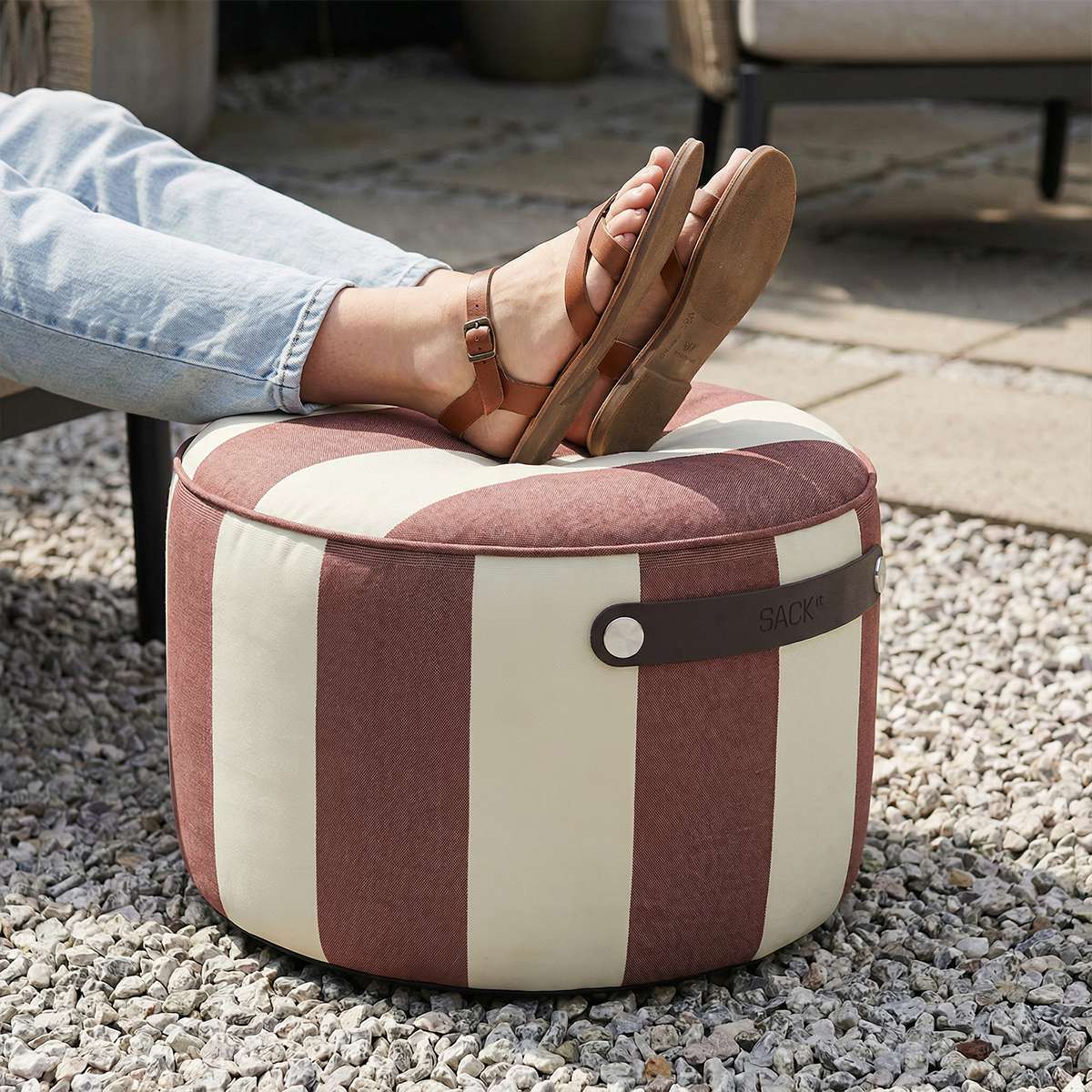 sackit Pouf Outdoor i Renesse Chestnut – miljöbild